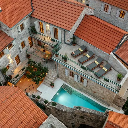 Dvor Pitve * Jelsa (Hvar)