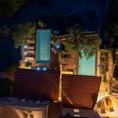 Dvor Pitve * Jelsa (Hvar)