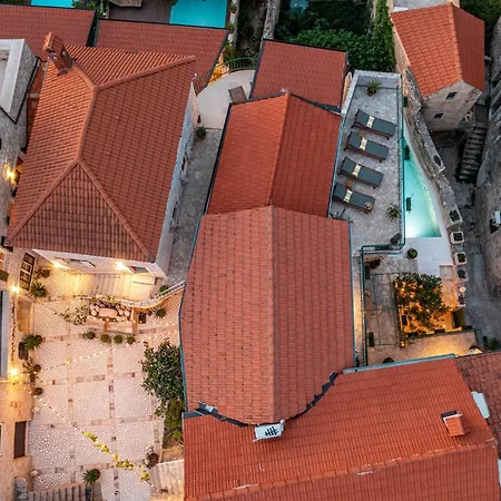 Dvor Pitve Jelsa (Hvar)