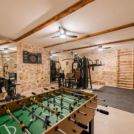 Dvor Pitve Jelsa (Hvar)