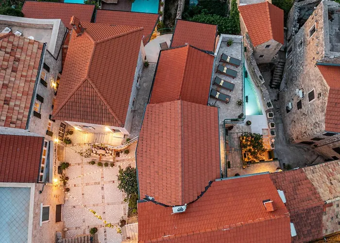 Dvor Pitve Jelsa (Hvar)