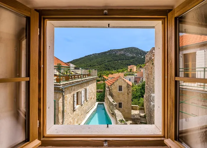 Dvor Pitve Willa Jelsa (Hvar)