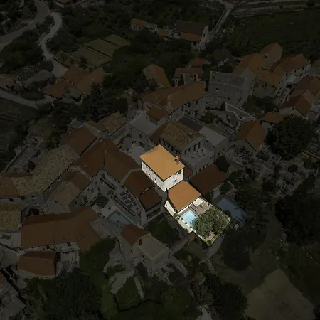 Dvor Pitve Jelsa (Hvar)