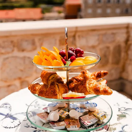 Dvor Pitve Jelsa (Hvar)