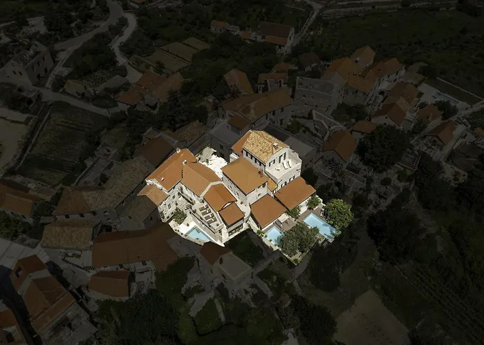 Dvor Pitve Jelsa (Hvar)